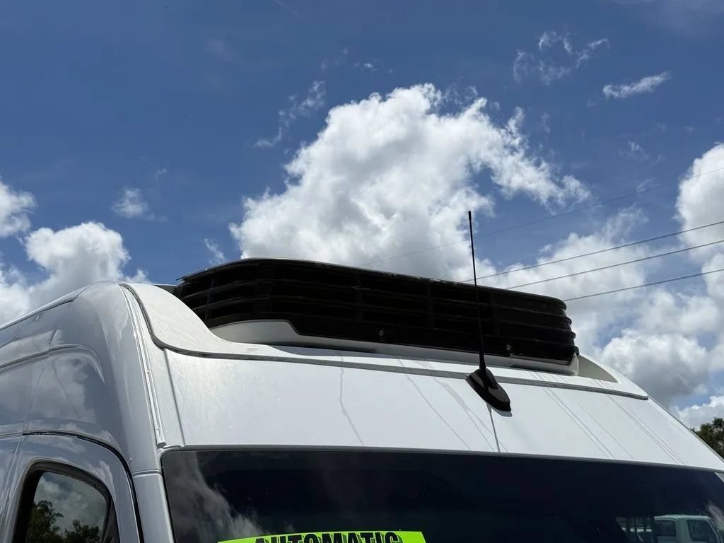 Used 2019 Freightliner Sprinter 144 RWD image 10