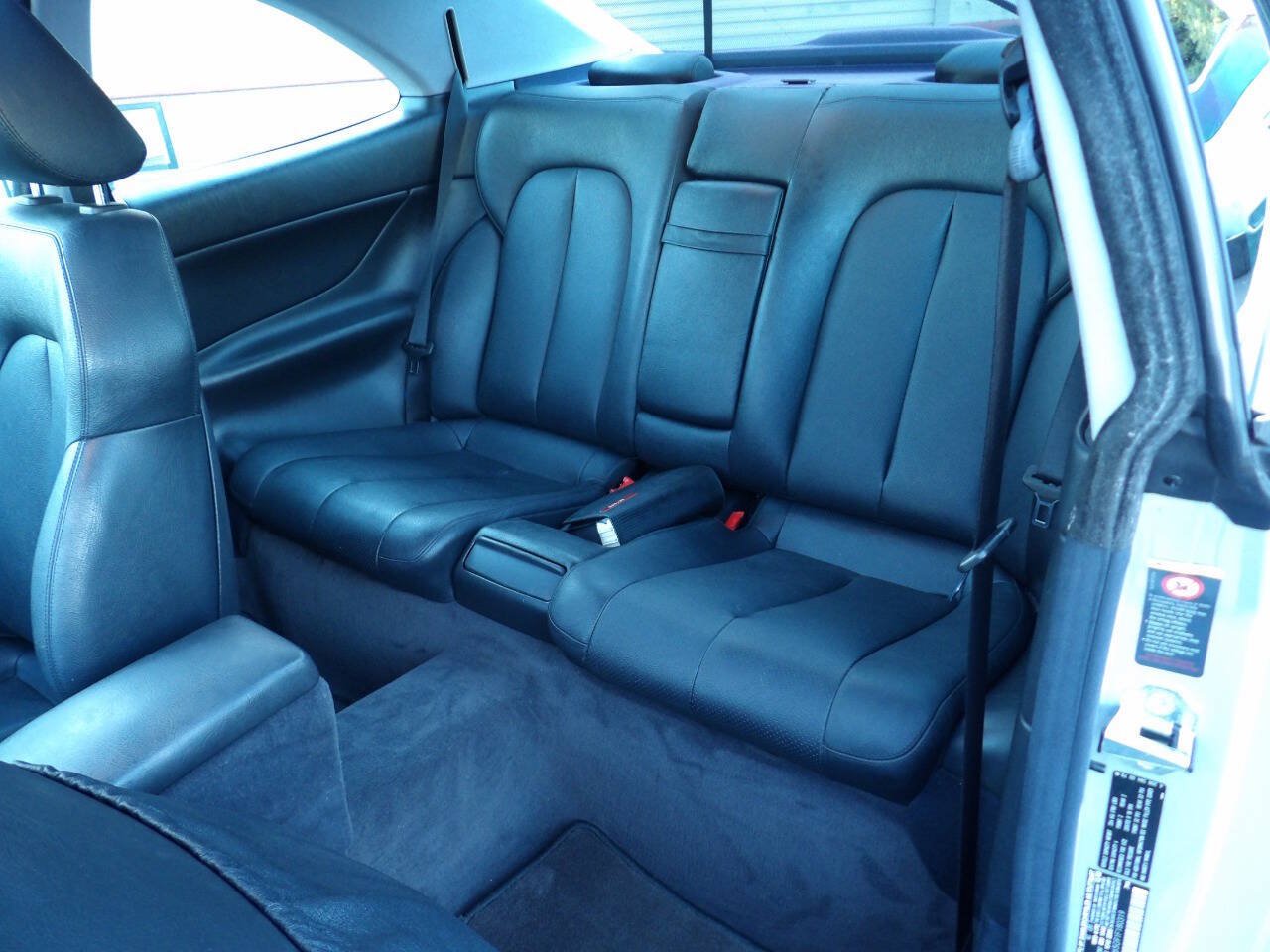 Used 2001 Mercedes-Benz CLK 320 Coupe image 9