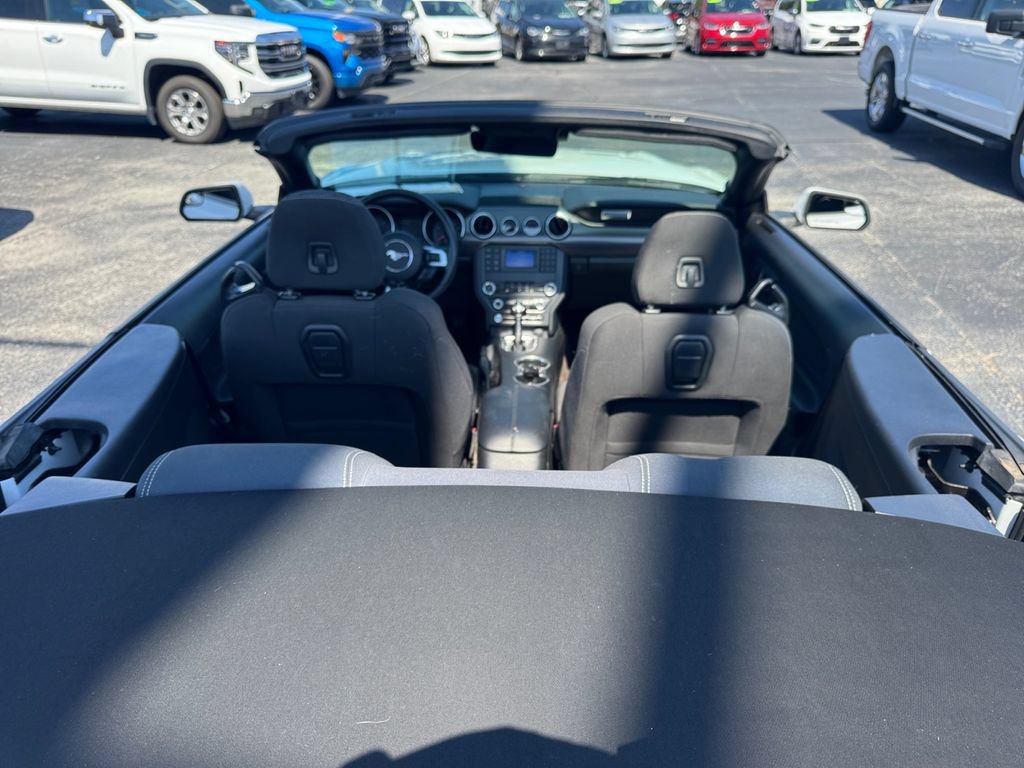 Used 2019 Ford Mustang Convertible w/ Ecoboost Performance Package RWD image 17