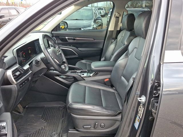 Used 2024 Kia Telluride S image 11