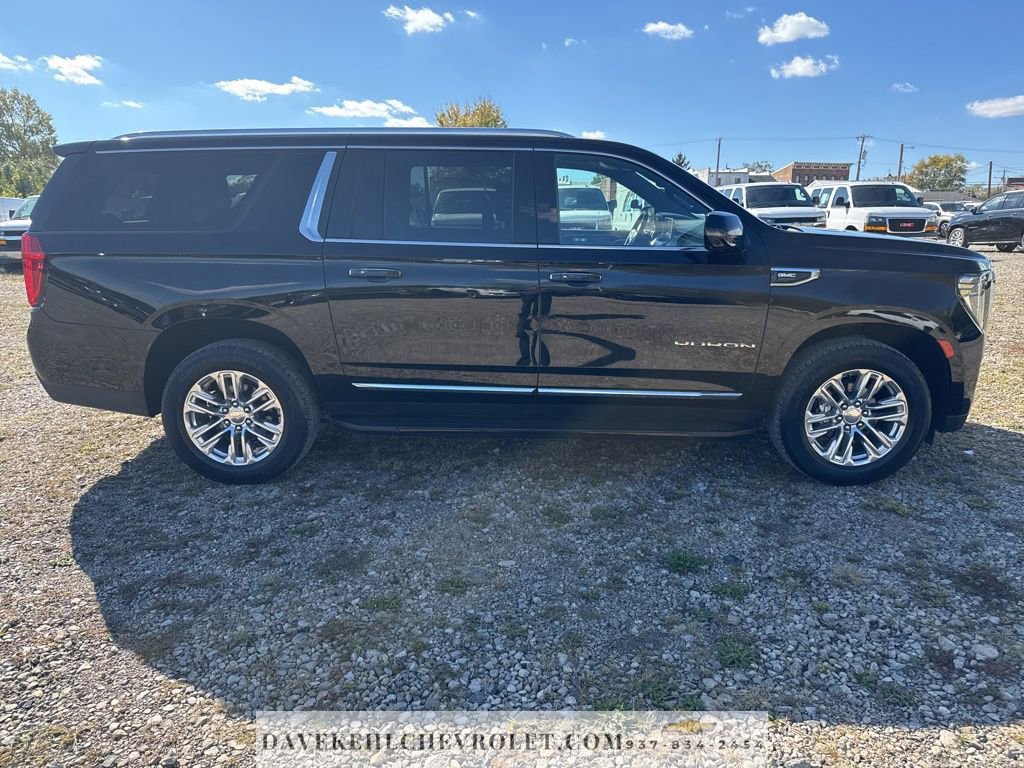 Used 2021 GMC Yukon XL SLT w/ SLT Premium Package image 6