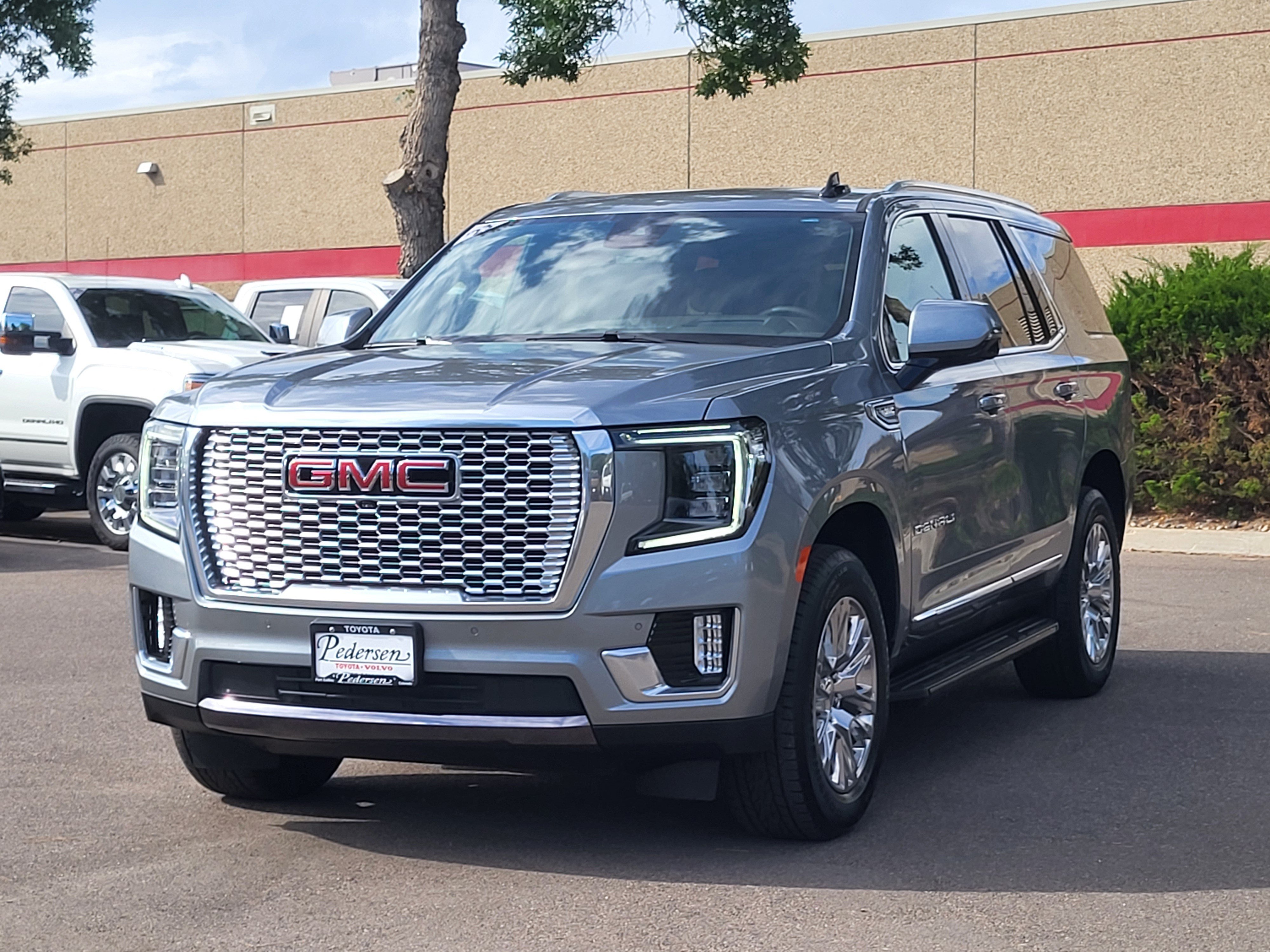 Used 2023 GMC Yukon Denali AWD/4WD image 4