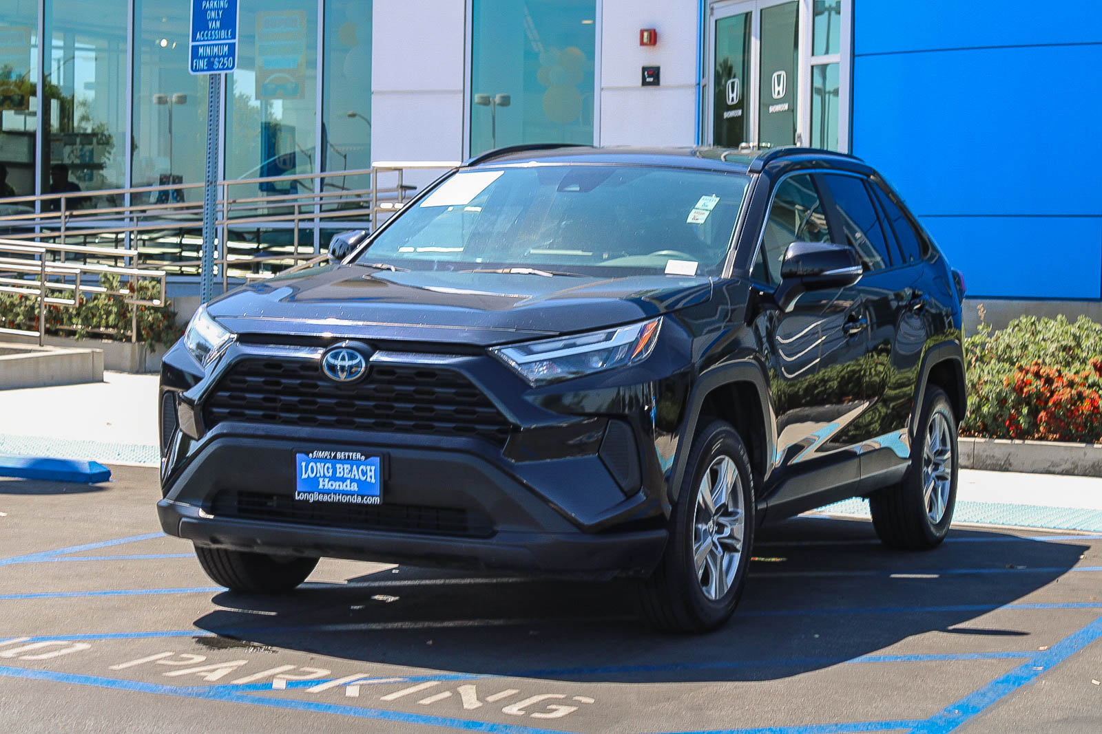 Used 2024 Toyota RAV4 LE AWD/4WD image 3