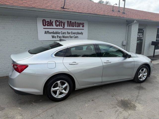 Used 2018 Chevrolet Malibu LS FWD image 4