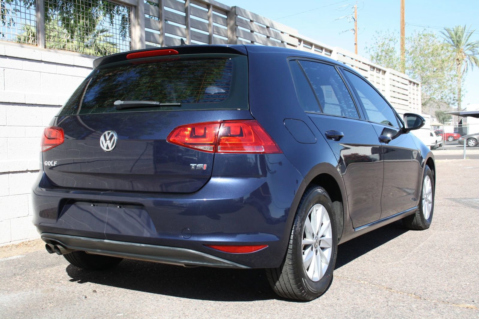 Used 2015 Volkswagen Golf S image 6