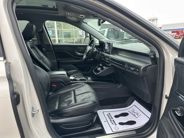 Used 2021 Lincoln Corsair AWD w/ Premium Package image 8