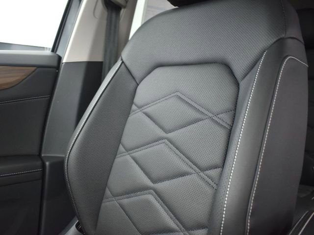 Used 2025 Volkswagen Atlas SE FWD image 11