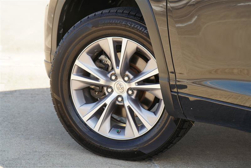 Used 2015 Toyota Highlander XLE FWD image 18