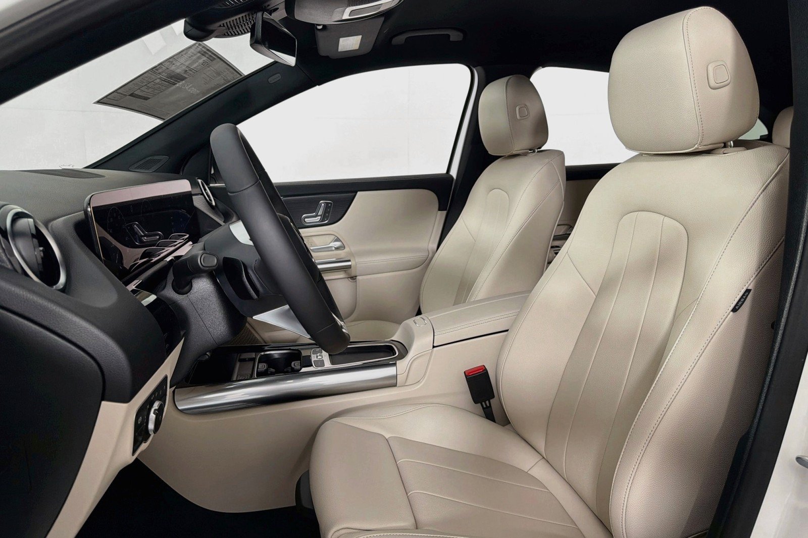 New 2026 Mercedes-Benz GLA 250 image 16