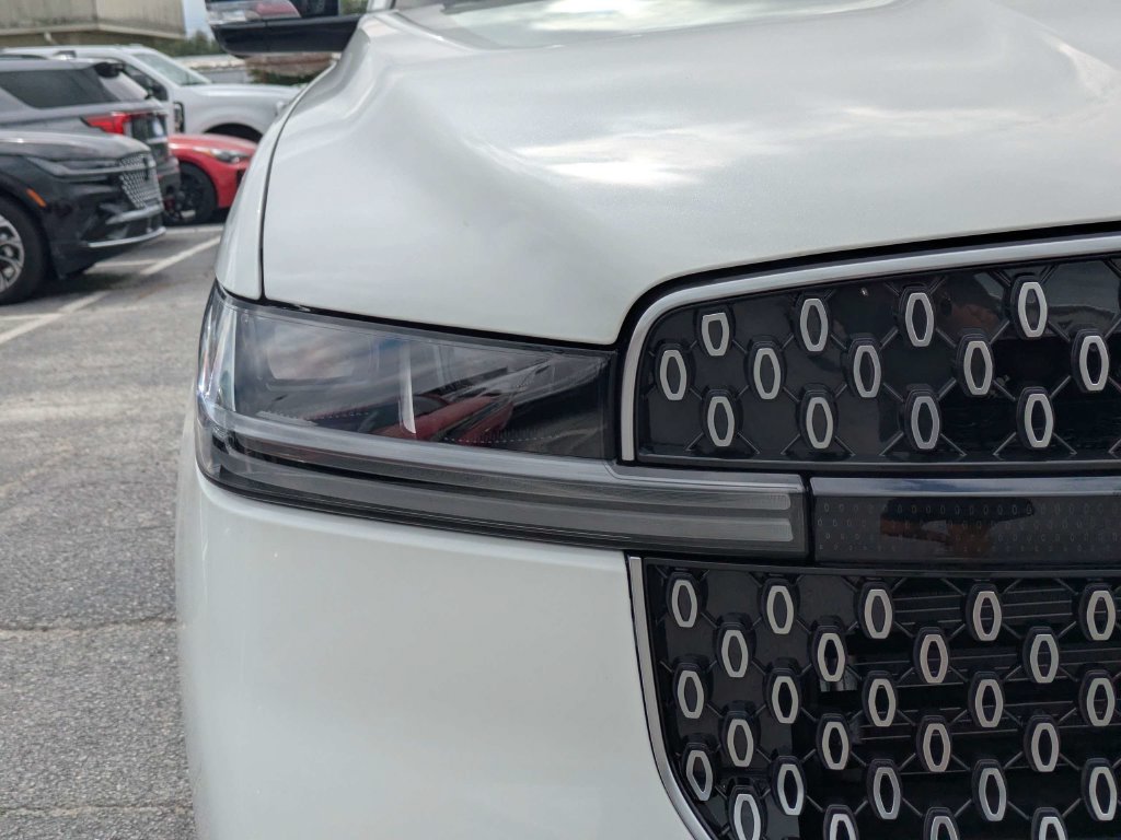 New 2027 Lincoln Navigator Reserve AWD/4WD image 10