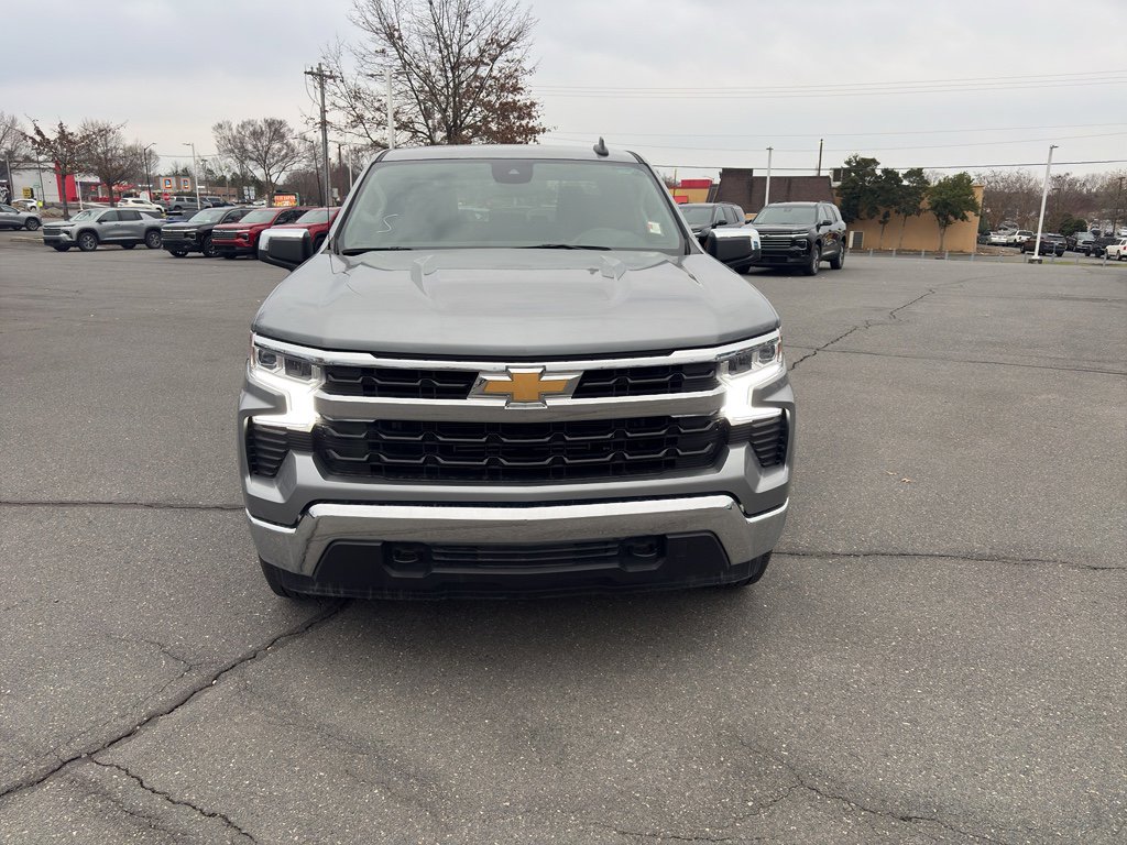 Used 2024 Chevrolet Silverado 1500 LT image 2
