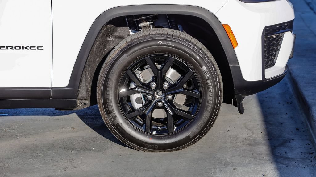 New 2026 Jeep Grand Cherokee Altitude AWD/4WD image 11