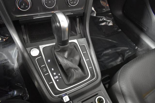 Used 2020 Volkswagen Golf 4-Door FWD image 24