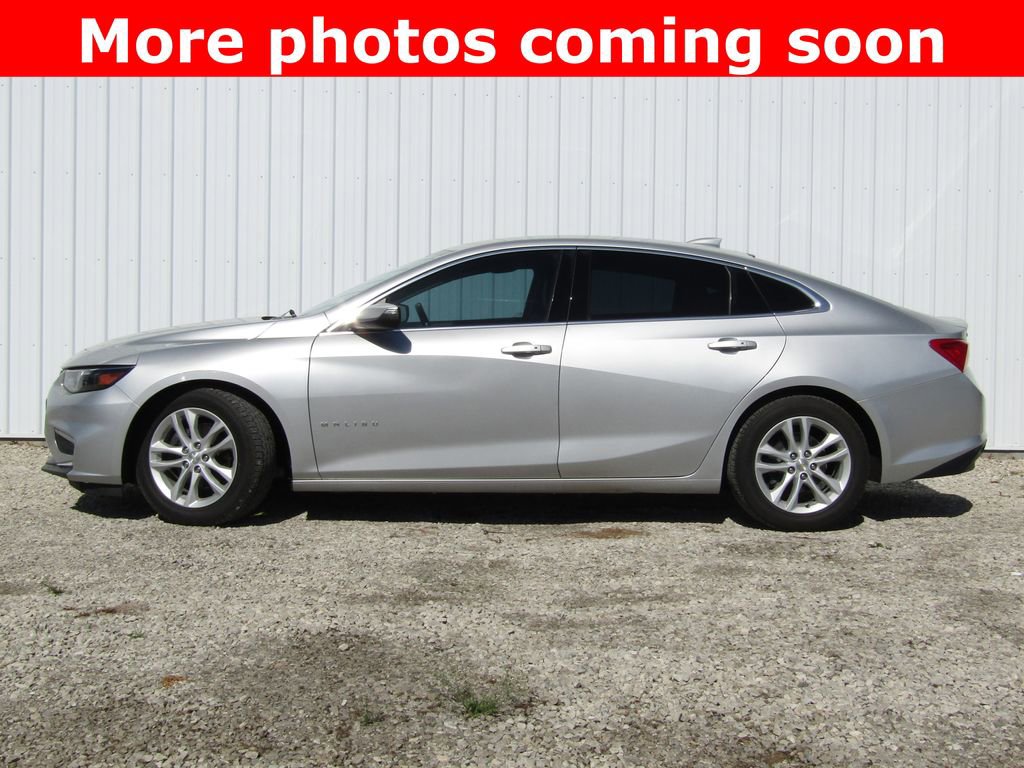 Used 2017 Chevrolet Malibu LT w/ Leather Package FWD image 6