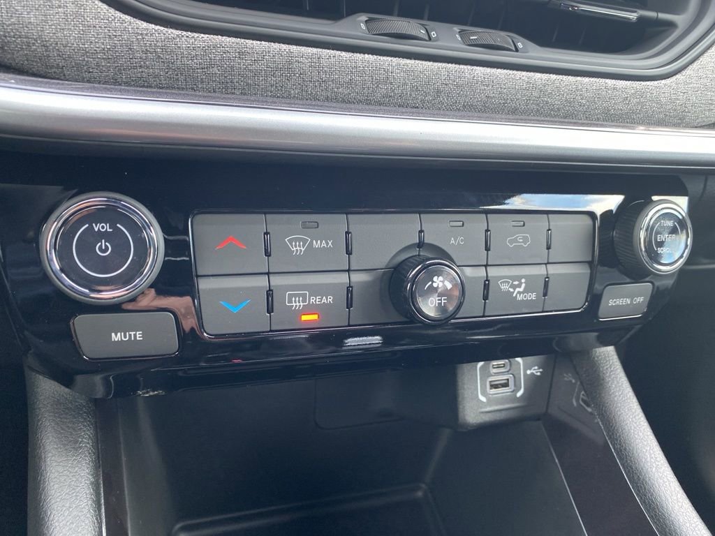 New 2026 Jeep Compass Latitude image 35