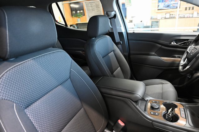 Used 2023 GMC Acadia SLE w/ Driver Convenience Package image 8