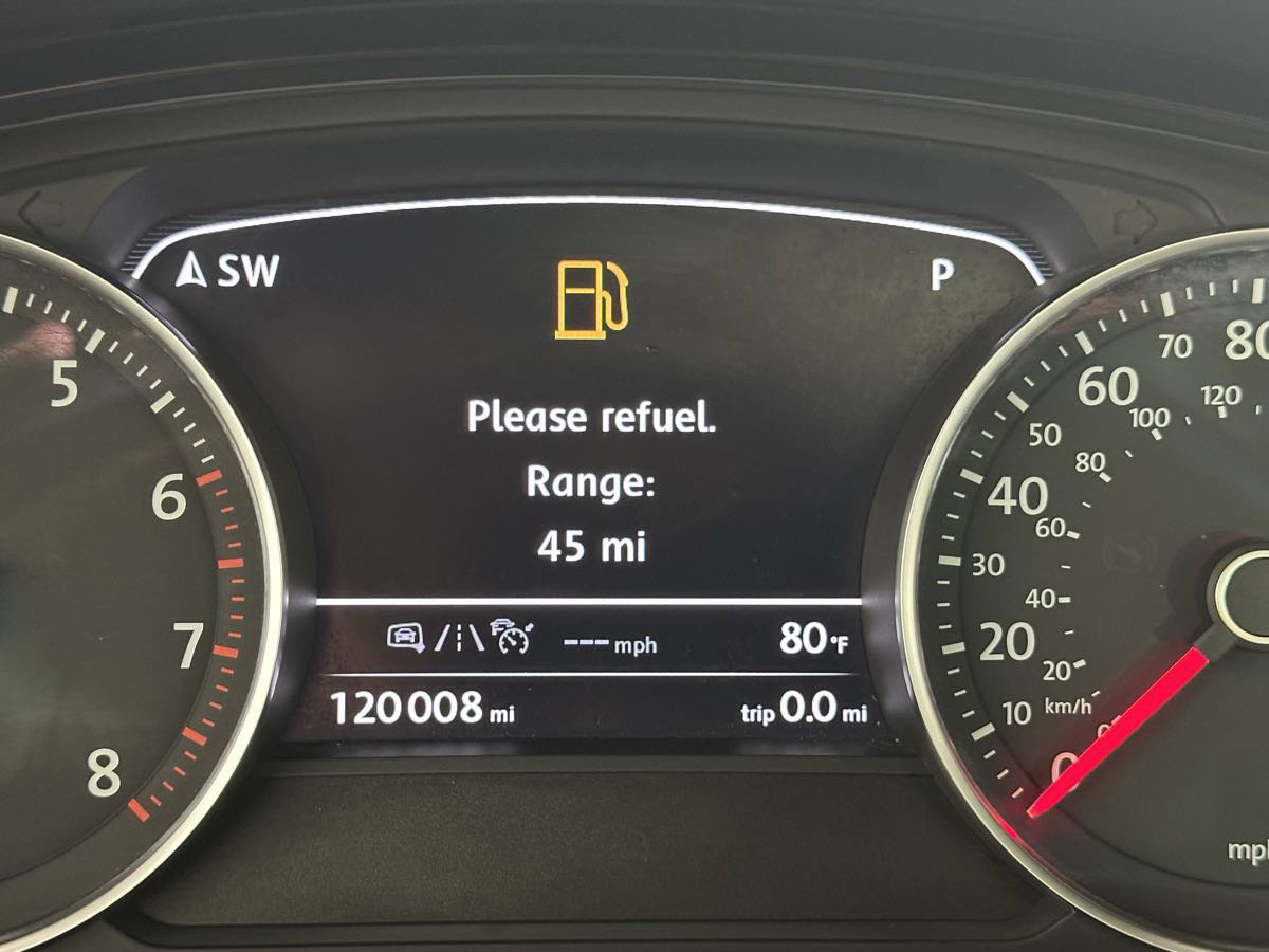 Used 2017 Volkswagen Touareg Wolfsburg Edition image 34