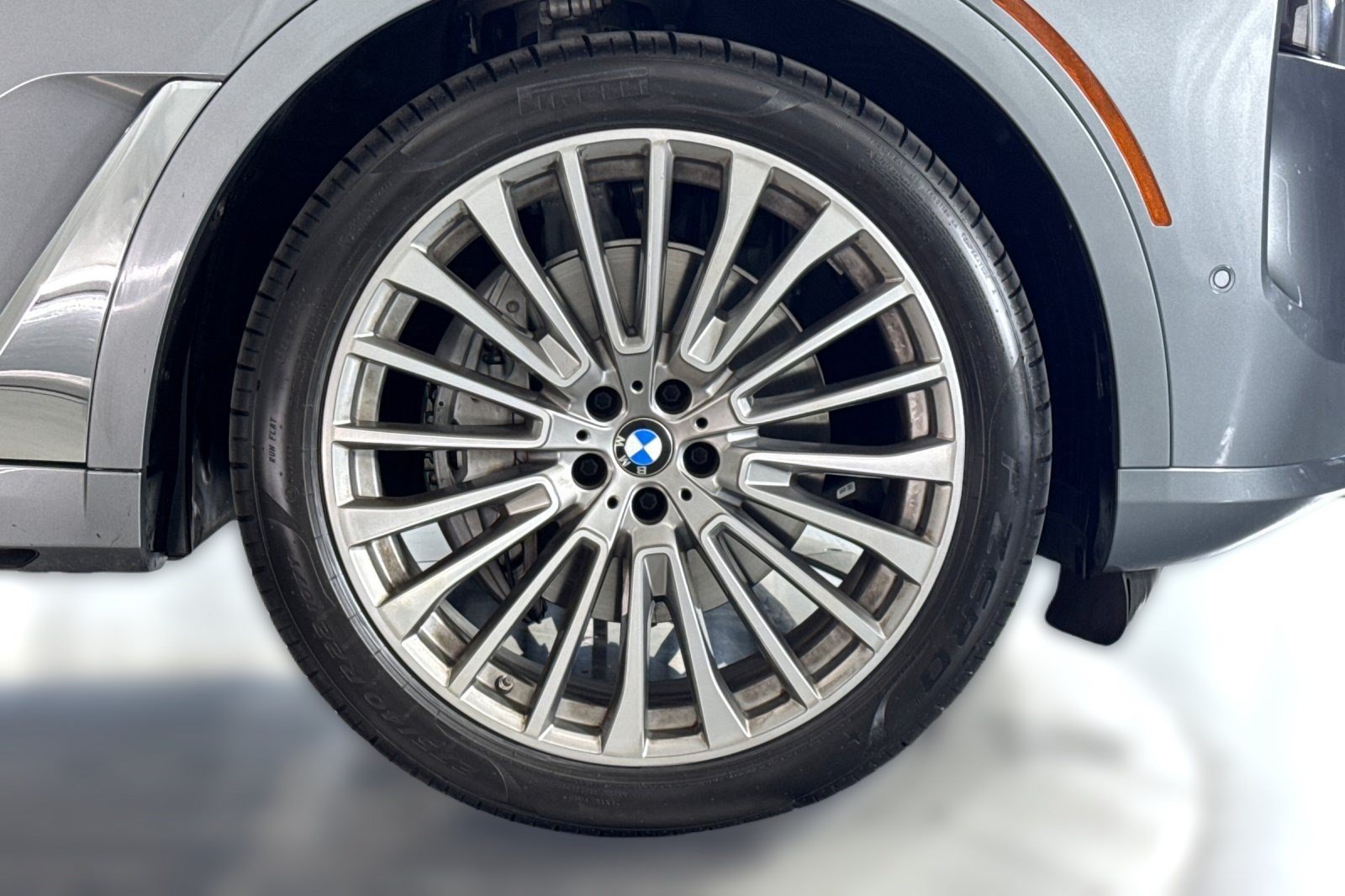Certified 2024 BMW X7 xDrive40i w/ Parking Assistance Package AWD/4WD image 13