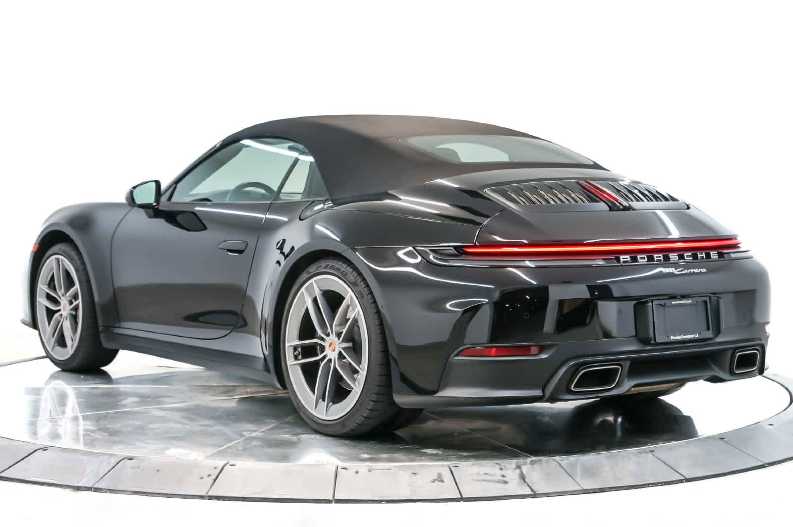 Certified 2025 Porsche 911 Carrera RWD image 3