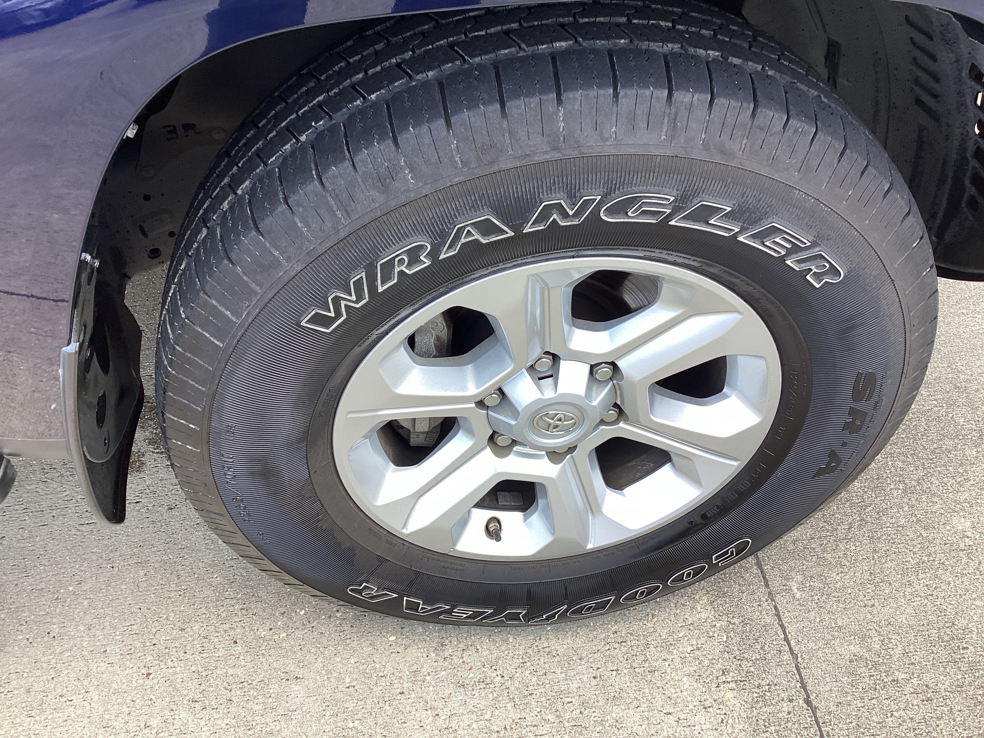 Used 2015 Toyota 4Runner SR5 Premium RWD image 9