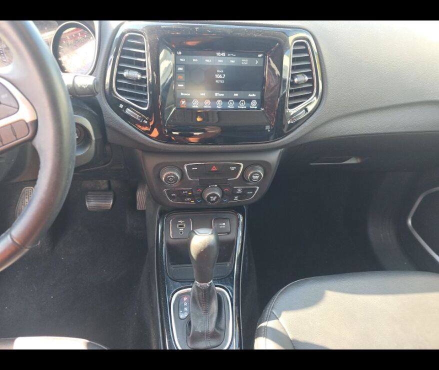 Used 2019 Jeep Compass Latitude FWD image 6