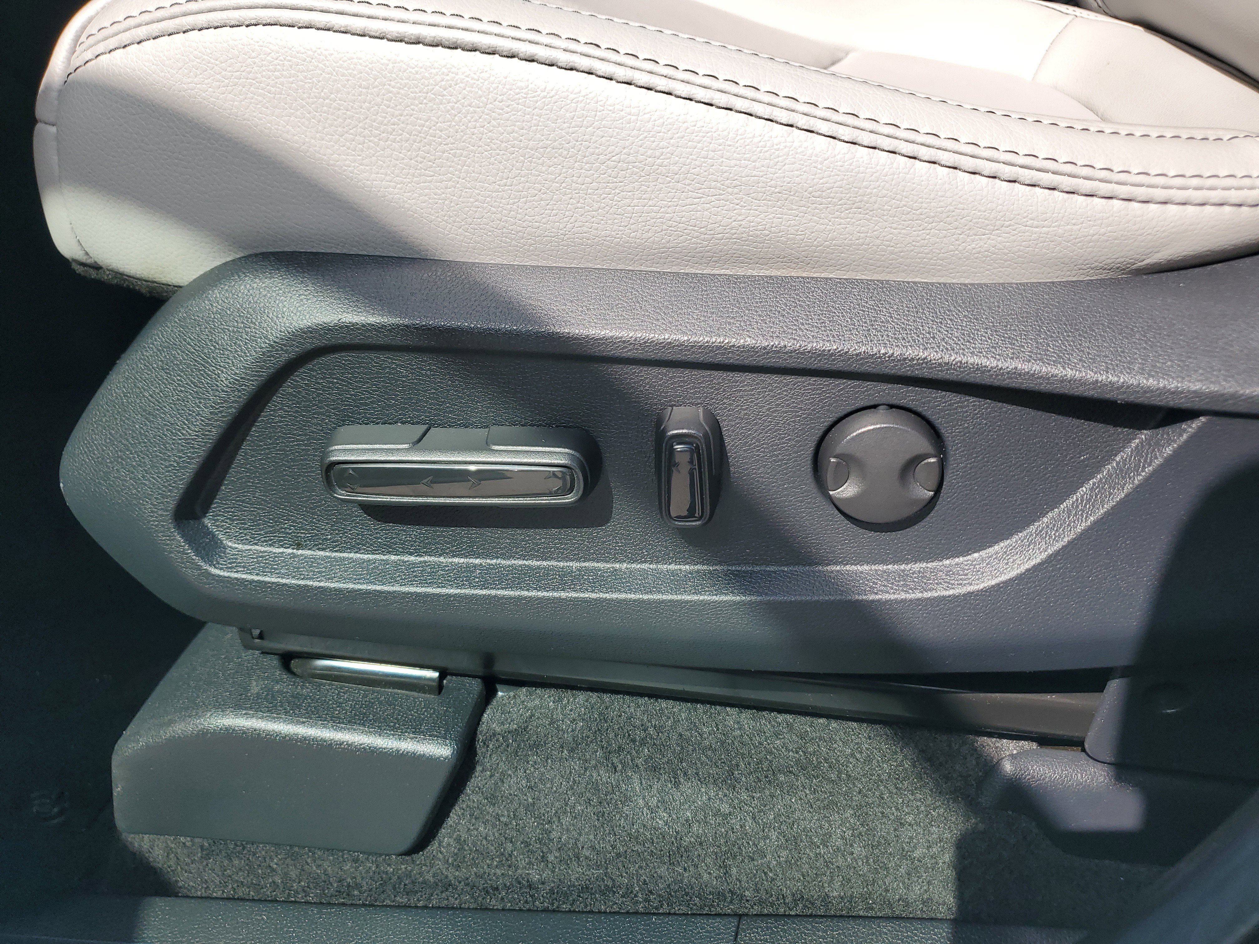 Used 2024 Honda Pilot EX-L image 11