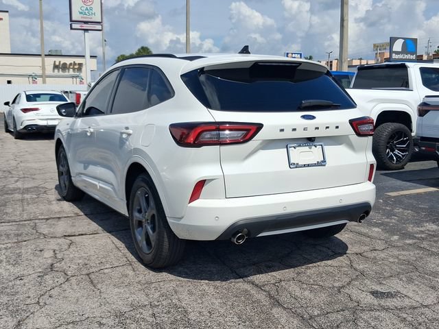 Used 2023 Ford Escape ST-Line w/ Tech Pack #1 FWD image 3