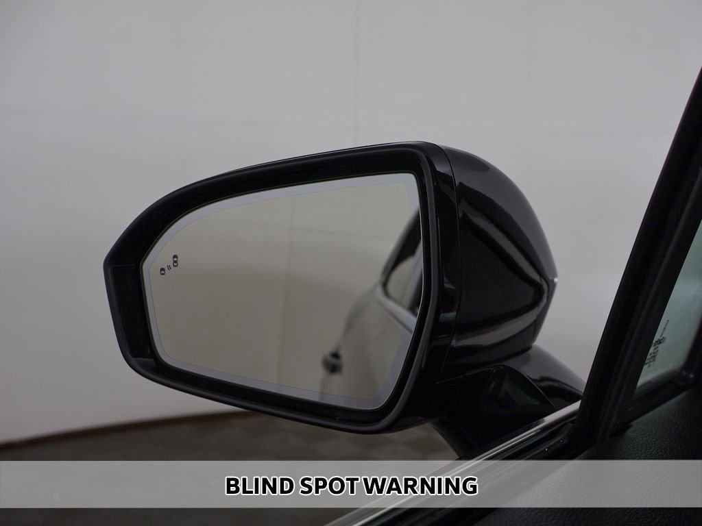Used 2023 Lincoln Nautilus Reserve AWD/4WD image 4