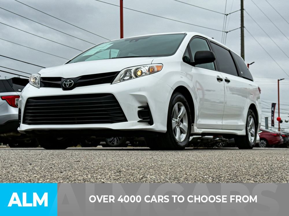 Used 2020 Toyota Sienna L image 2