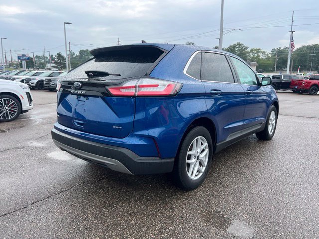 Certified 2024 Ford Edge SEL w/ Convenience Package AWD/4WD image 4