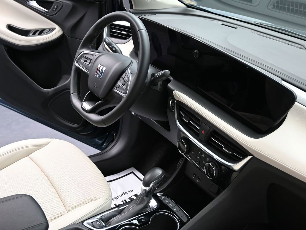 Used 2024 Buick Encore GX Sport Touring image 17
