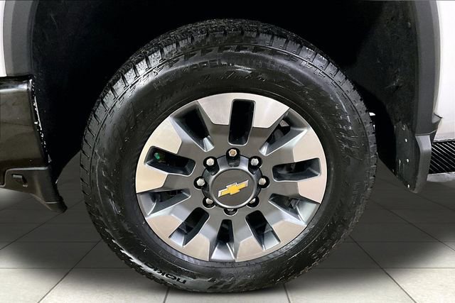 Used 2022 Chevrolet Silverado 2500 Custom w/ Custom Value Package AWD/4WD image 10