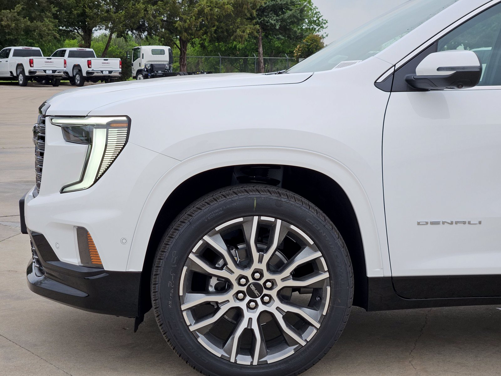 New 2026 GMC Acadia Denali Ultimate AWD/4WD image 6