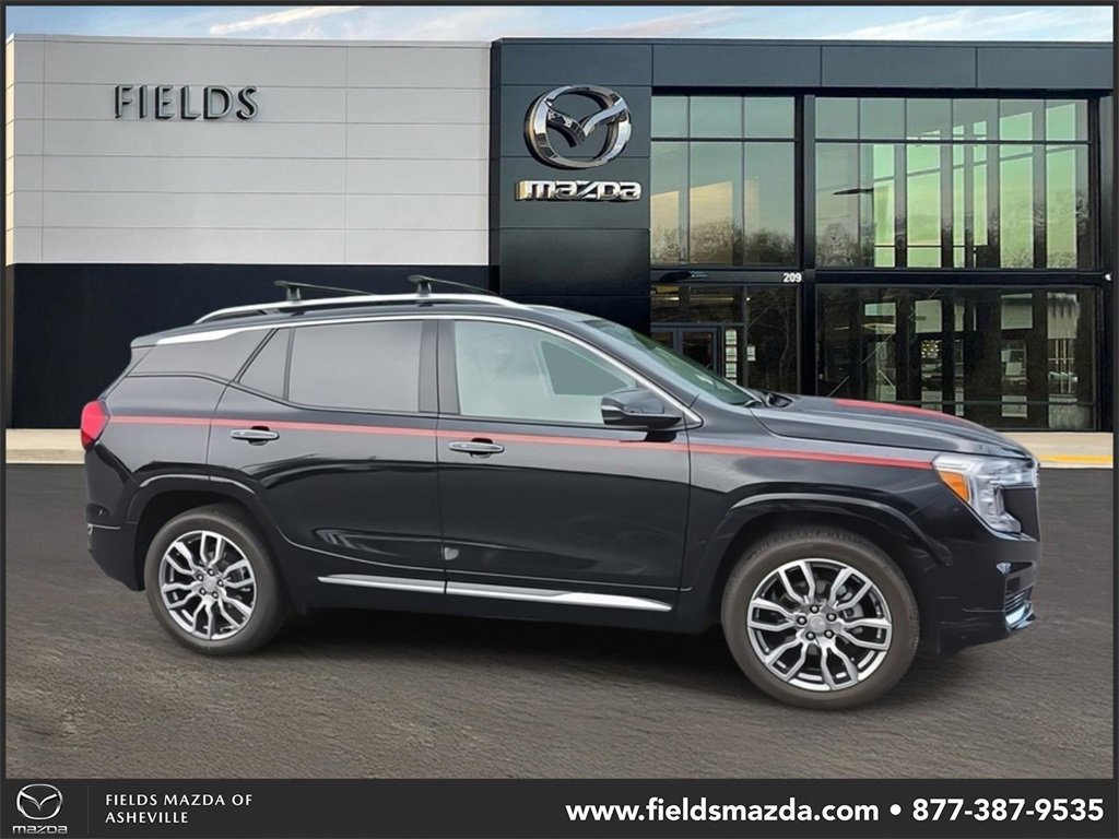 Used 2022 GMC Terrain Denali w/ Denali Premium Package