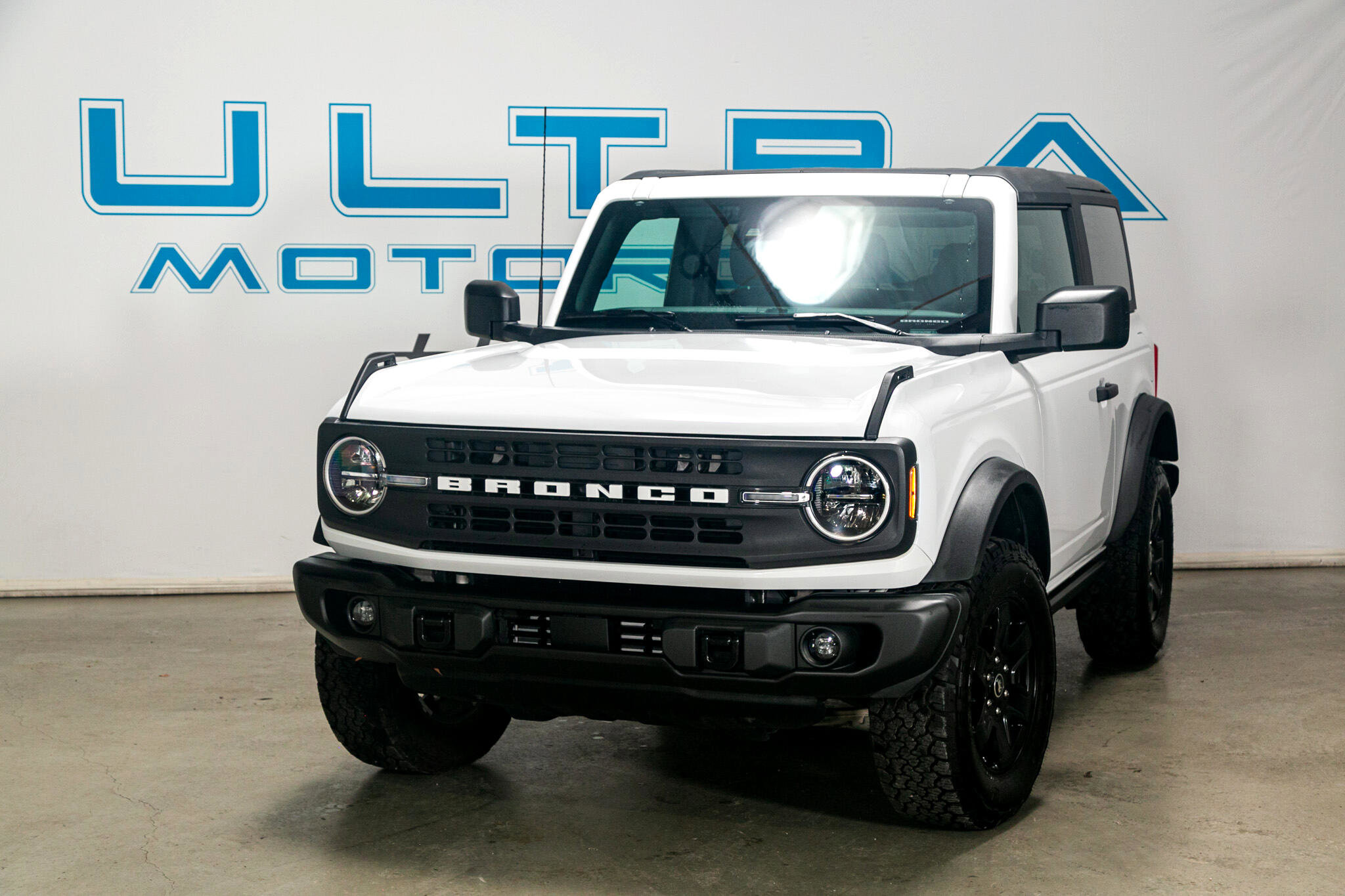 Used 2022 Ford Bronco Black Diamond image 5