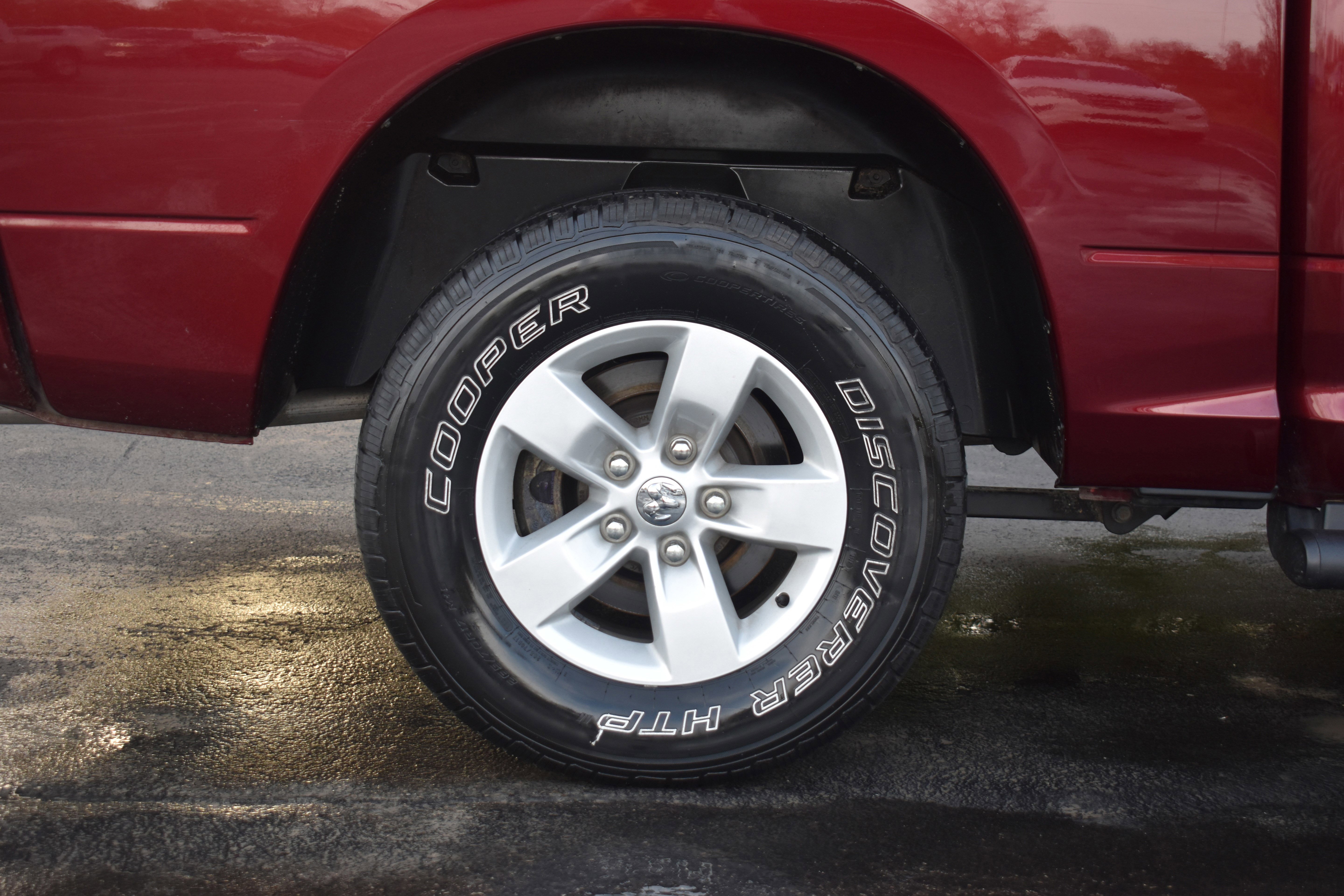 Used 2017 RAM 1500 Express RWD image 33