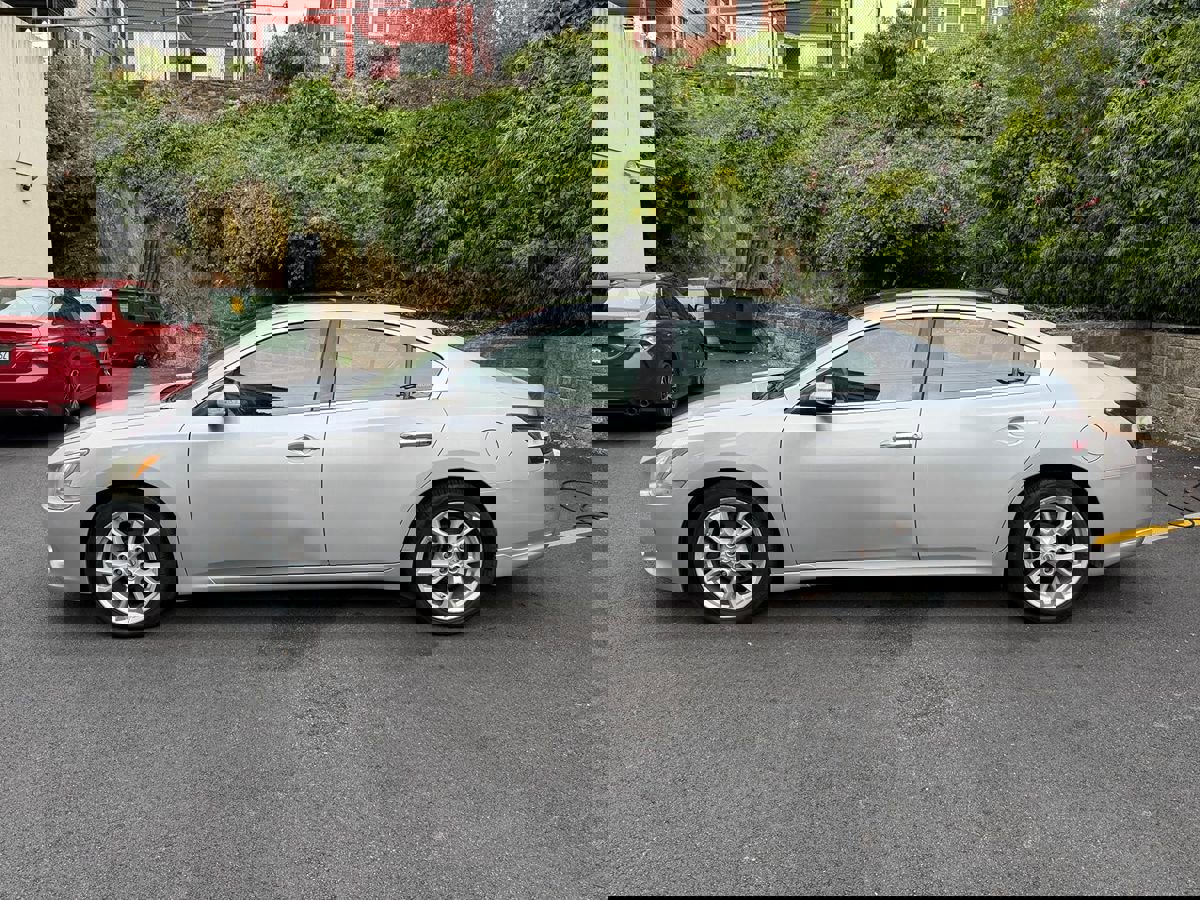 Used 2012 Nissan Maxima 3.5 SV w/ Premium Pkg image 2