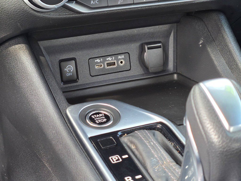 Used 2024 Nissan Sentra SV FWD image 26
