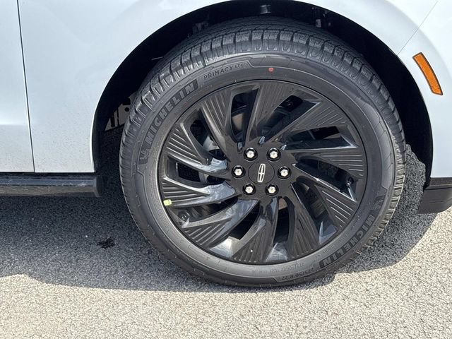 New 2026 Lincoln Navigator L Reserve w/ Jet Appearance Package AWD/4WD image 9
