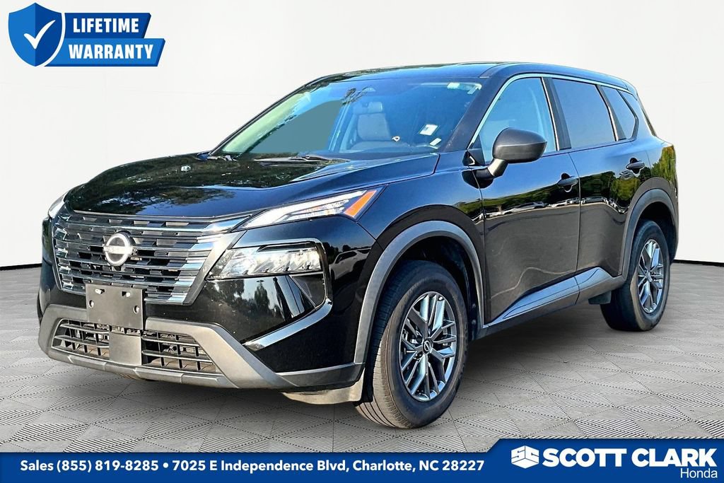 Used 2024 Nissan Rogue S AWD/4WD image 3