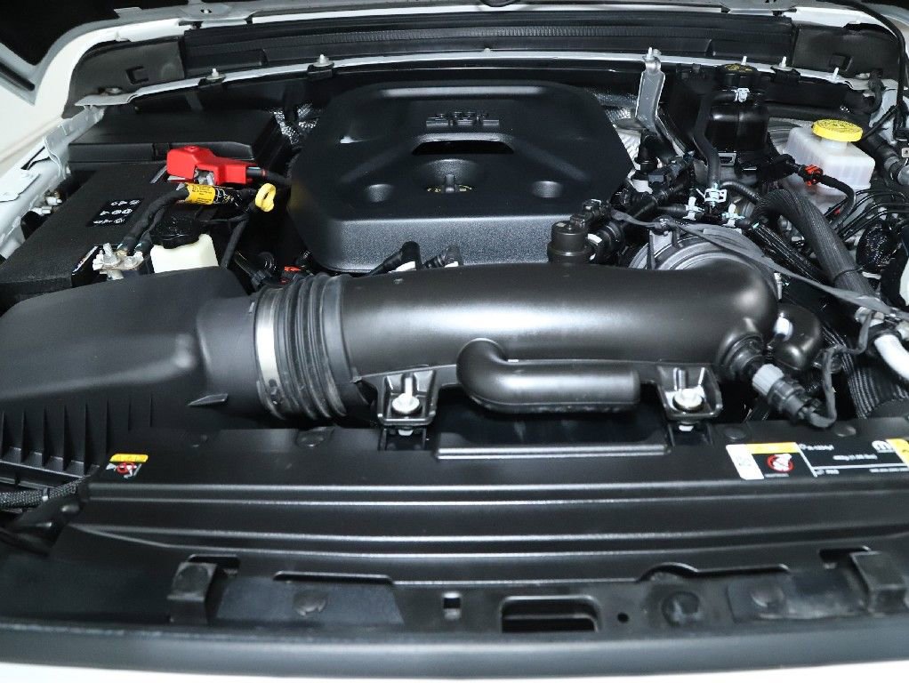 Used 2025 Jeep Wrangler Sport S image 35