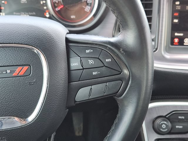 Used 2018 Dodge Challenger SXT RWD image 29