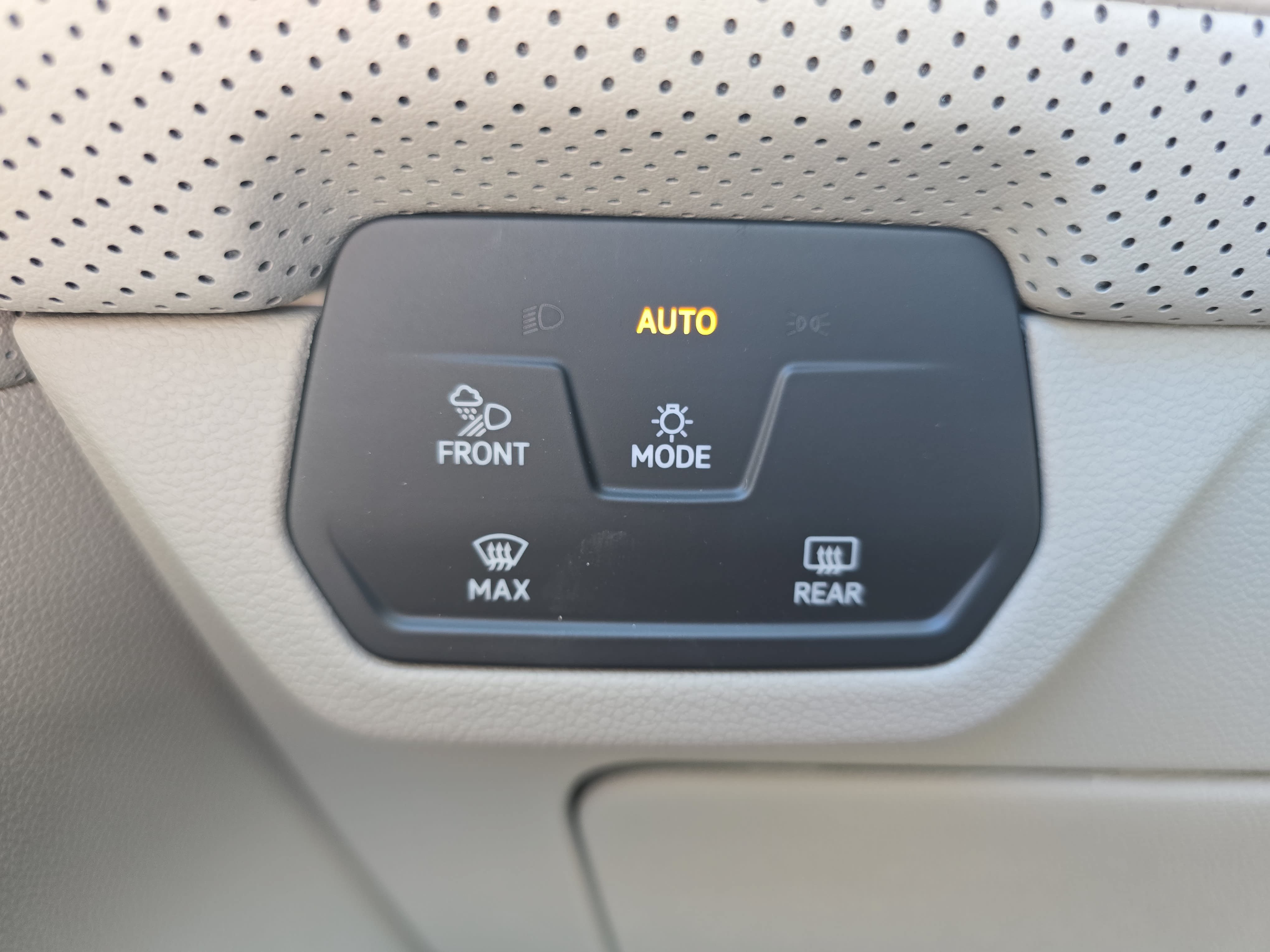 New 2026 Volkswagen Atlas SE FWD image 27