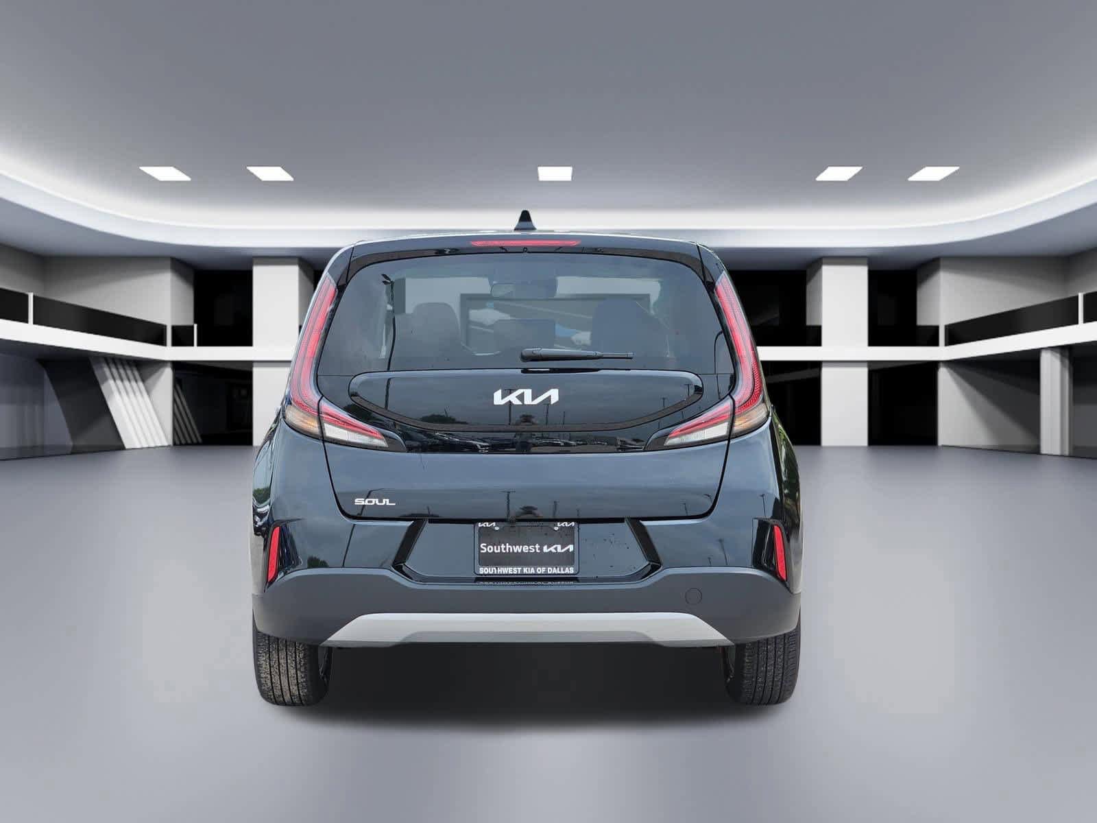 Certified 2025 Kia Soul LX w/ LX Technology Package FWD image 4