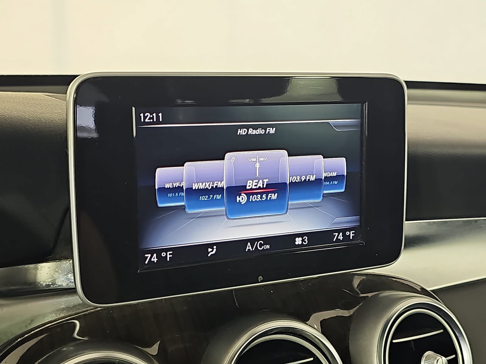 Used 2017 Mercedes-Benz GLC 300 4MATIC image 20