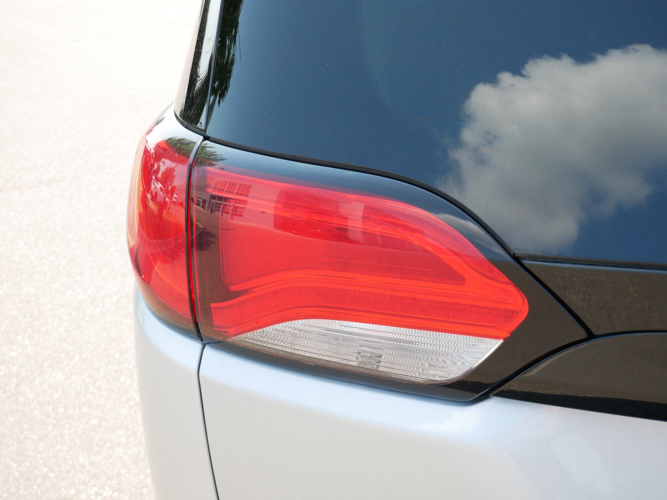 Used 2023 Chrysler Voyager LX FWD image 17