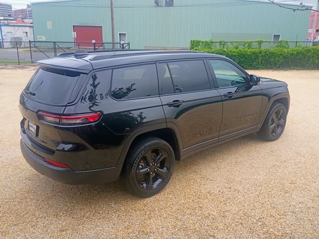 Used 2025 Jeep Grand Cherokee L Altitude RWD image 13