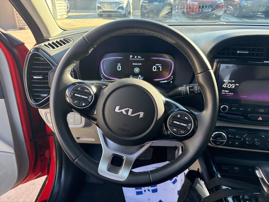 Used 2025 Kia Soul EX image 21