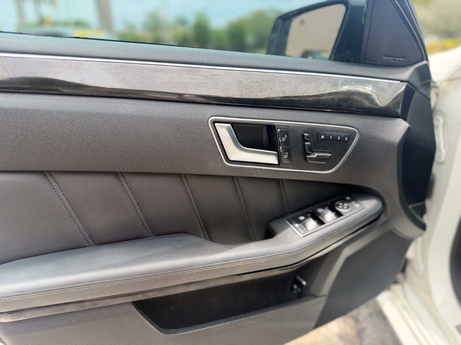 Used 2013 Mercedes-Benz E 350 4MATIC Sedan image 9