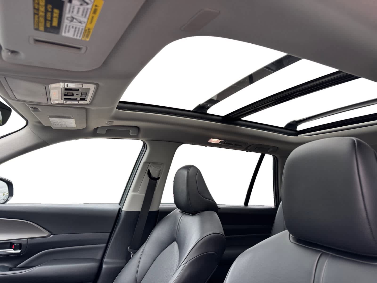 Used 2024 Toyota Grand Highlander AWD image 3